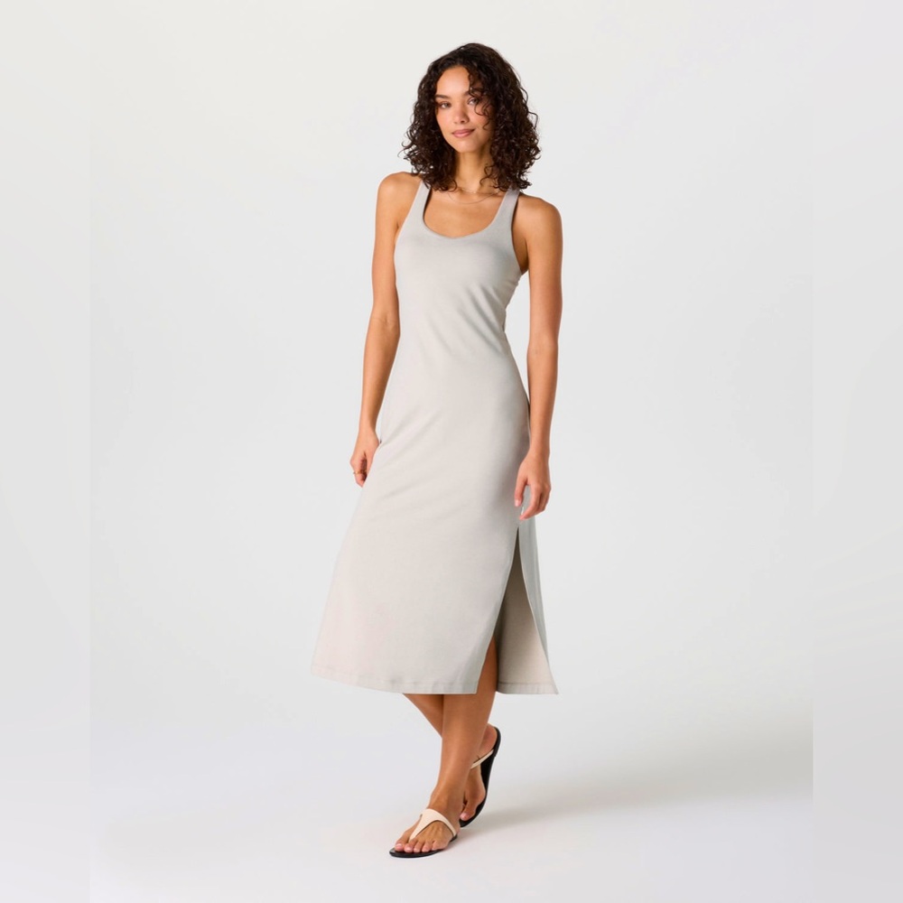 VUORI Halo Racerback Dress in Ecru Heather Size Large